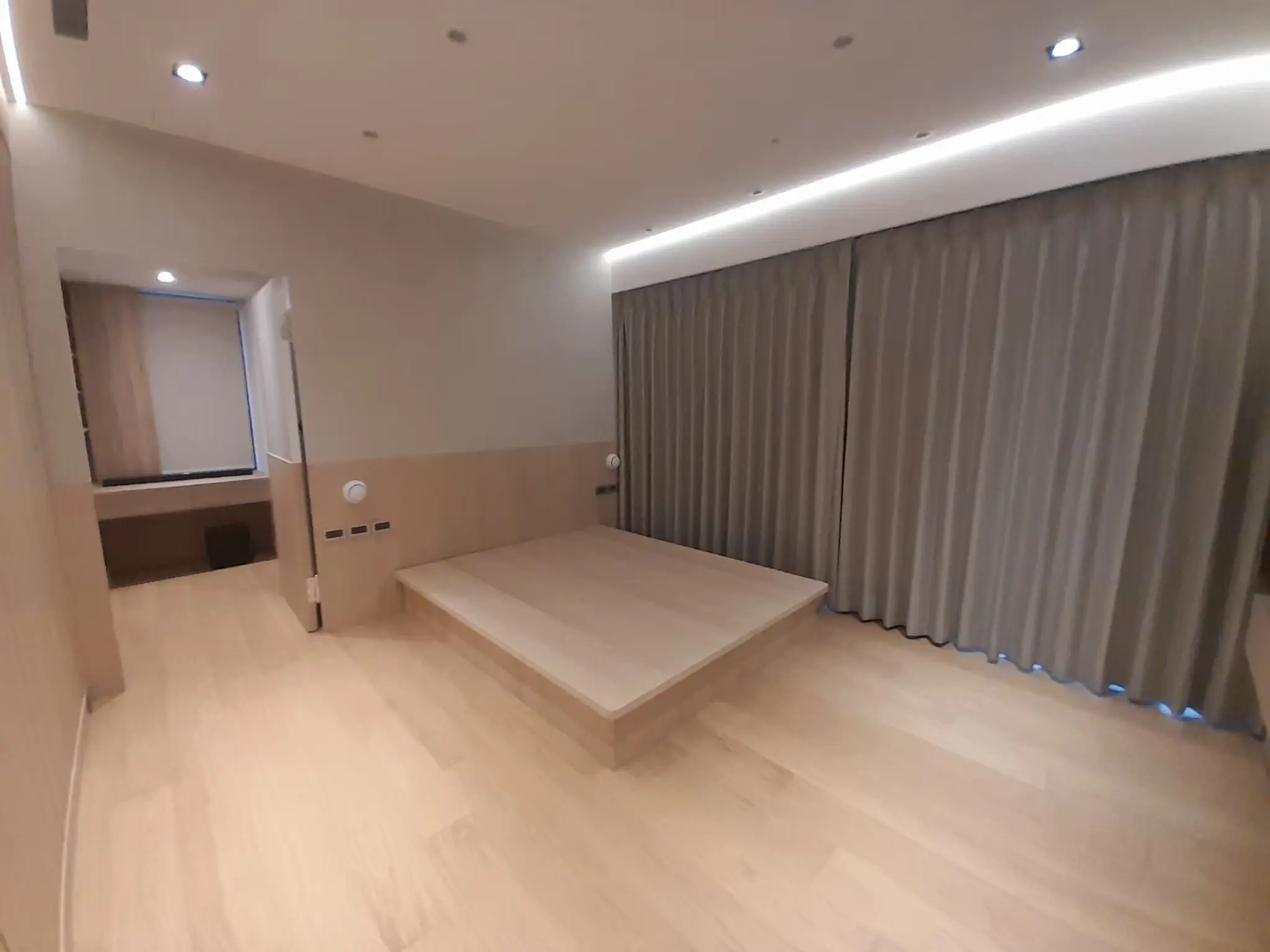 台灣住宅｜路易栓木＋雅典娜橡木 木地板完工主照