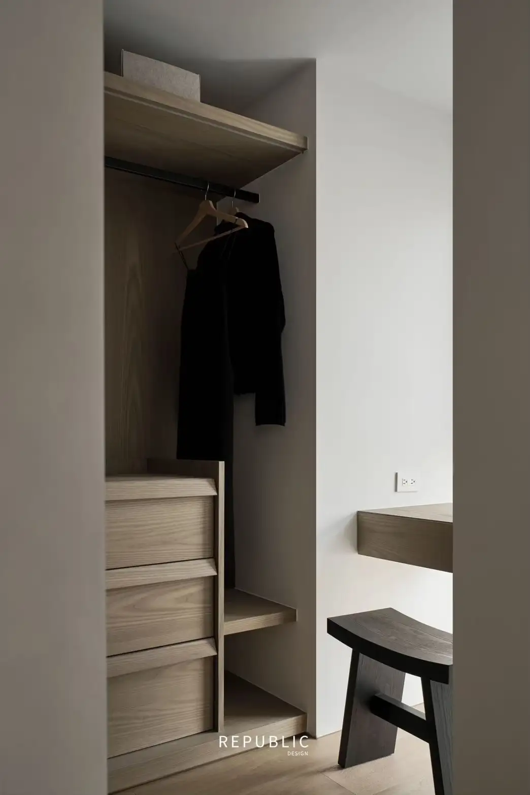 台北內湖住宅｜P系列（SC-P612） 木地板完工照 2（色號 SC-P612）