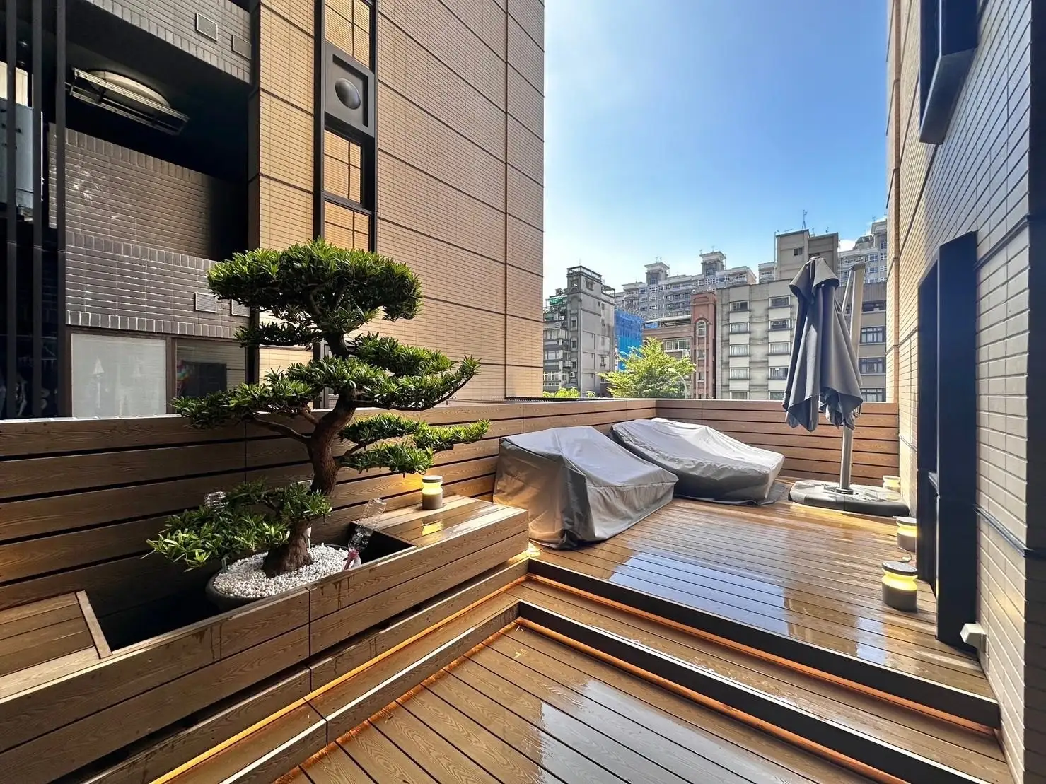 新北新店住宅｜戶外木地板 木地板完工照 4