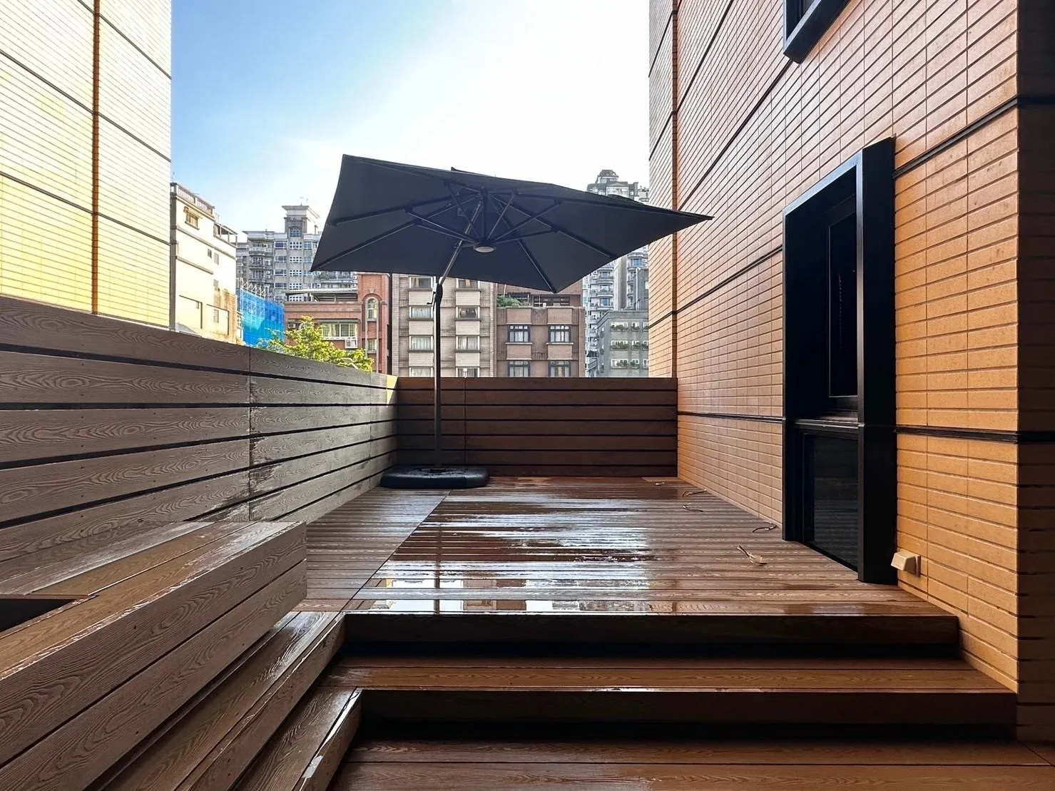 新北住宅｜戶外木地板完工照 9